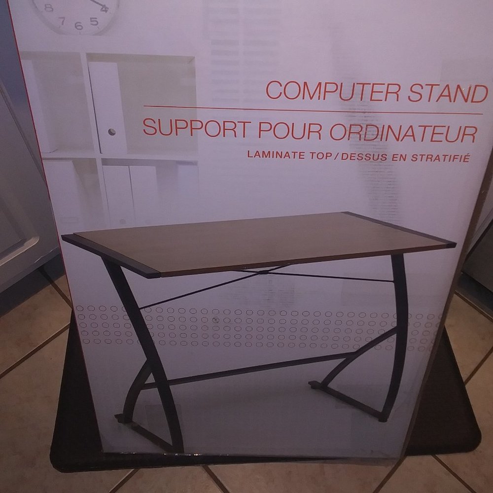 NEW COMPUTER STAND/DESK BROWN/BLACK